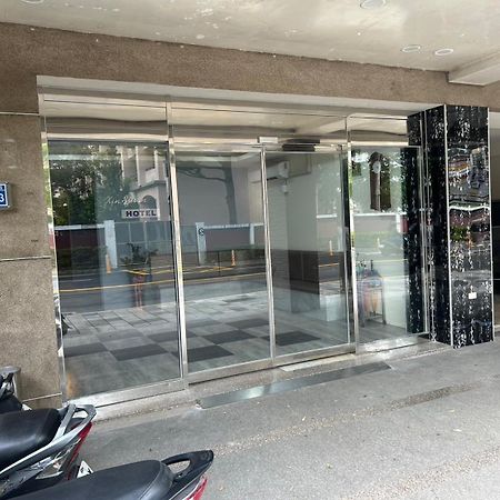 心園生活旅店 Xin Yuan Hotel Сіньчжу Екстер'єр фото