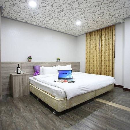 心園生活旅店 Xin Yuan Hotel Сіньчжу Номер фото